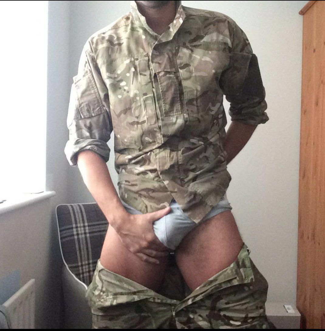 calzoncillos-sucios-militar-gay